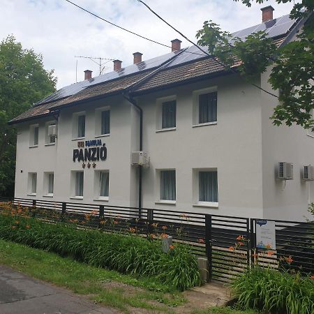 Kid Familia Panzio Balatonszarszo Bed & Breakfast Екстериор снимка