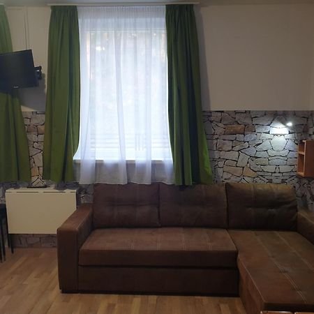 Kid Familia Panzio Balatonszarszo Bed & Breakfast Екстериор снимка