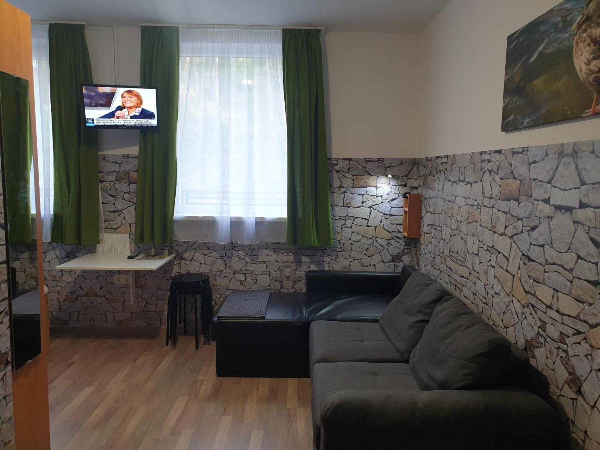 Kid Familia Panzio Balatonszarszo Bed & Breakfast Екстериор снимка
